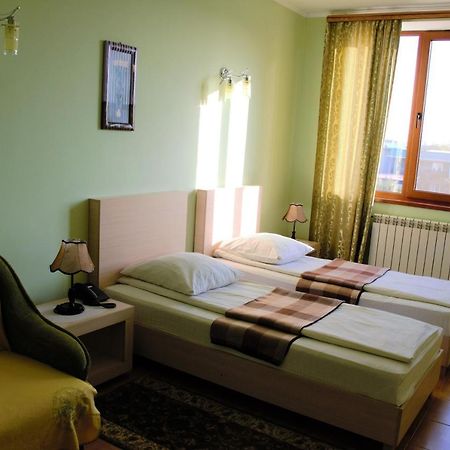 Hotel Aquarius Чорноморськ Екстер'єр фото
