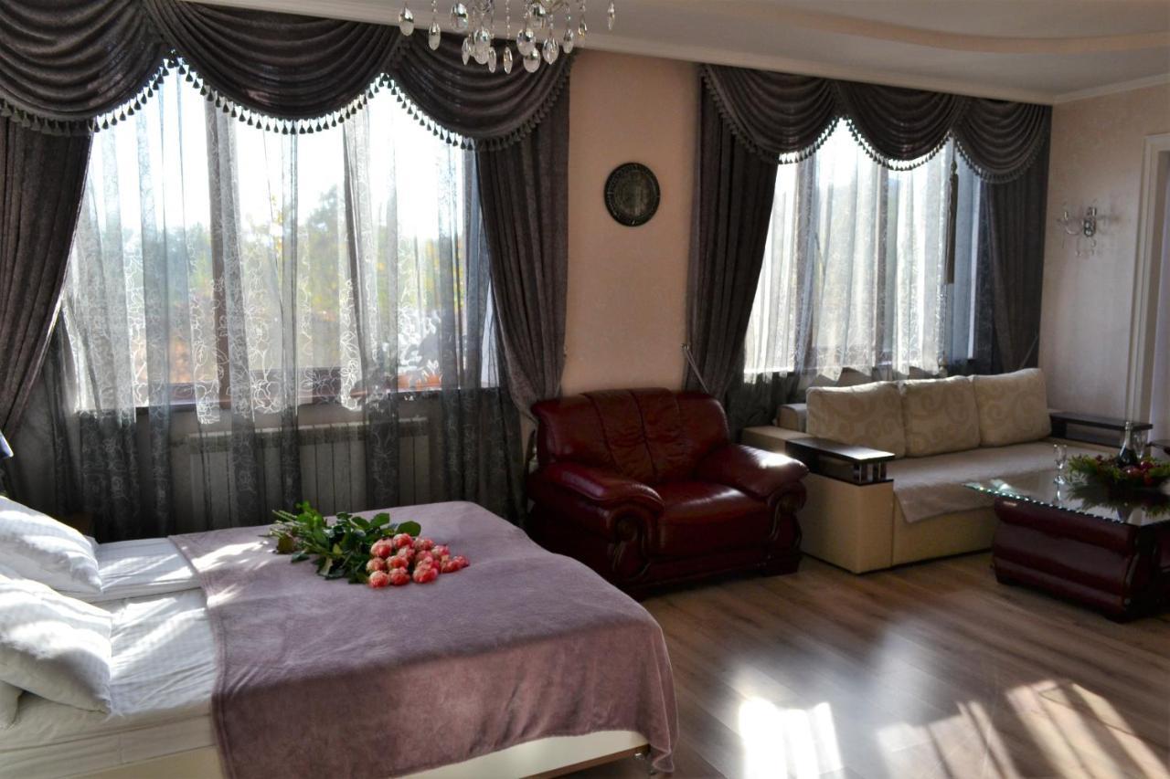 Hotel Aquarius Чорноморськ Екстер'єр фото